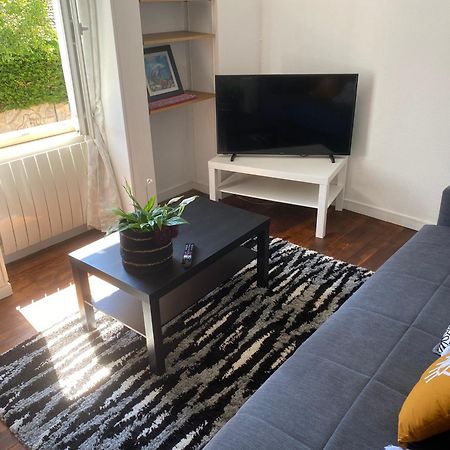 Haut De Jardin Dans Une Maison Dijon Exterior foto