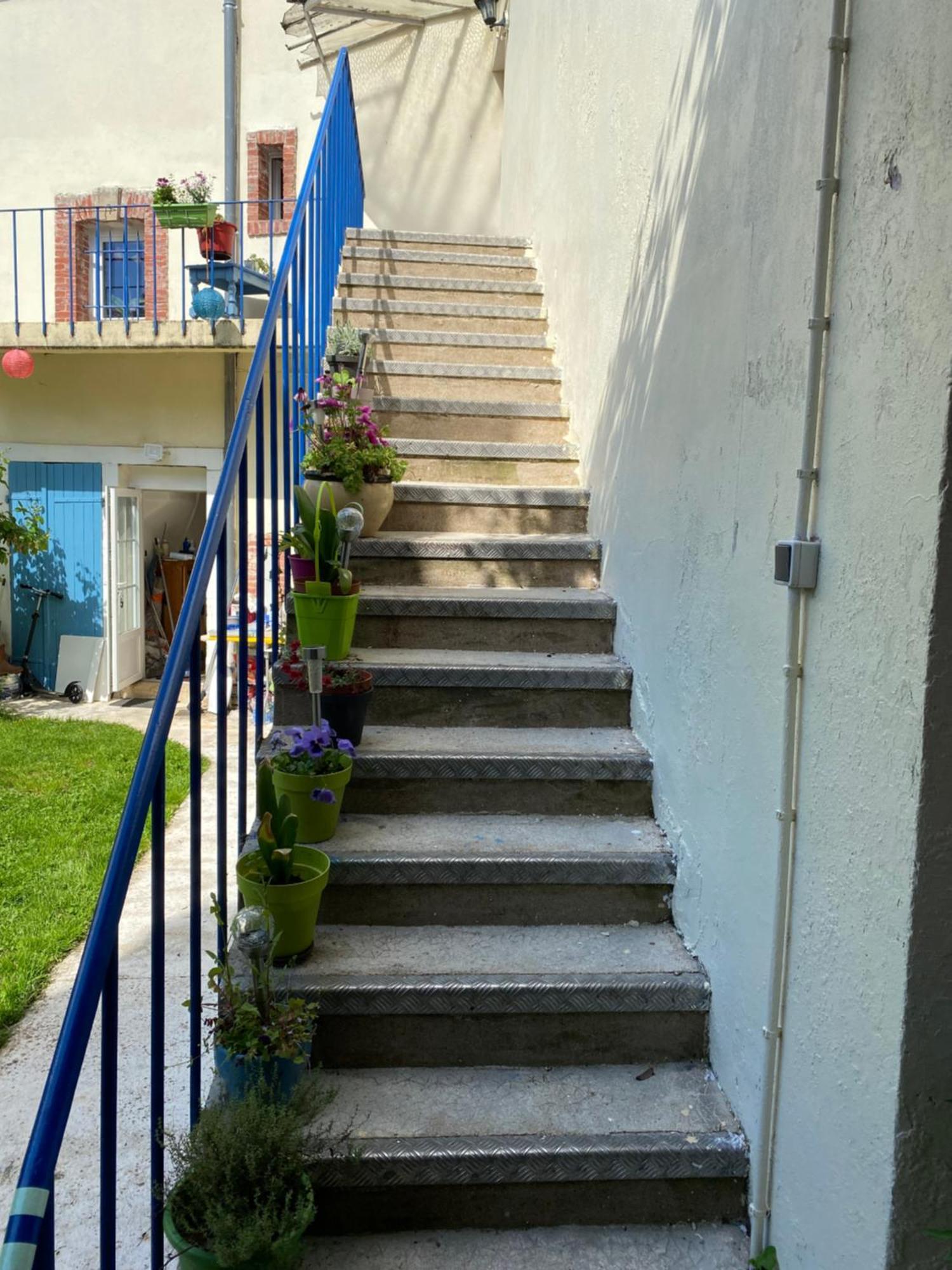 Haut De Jardin Dans Une Maison Dijon Exterior foto