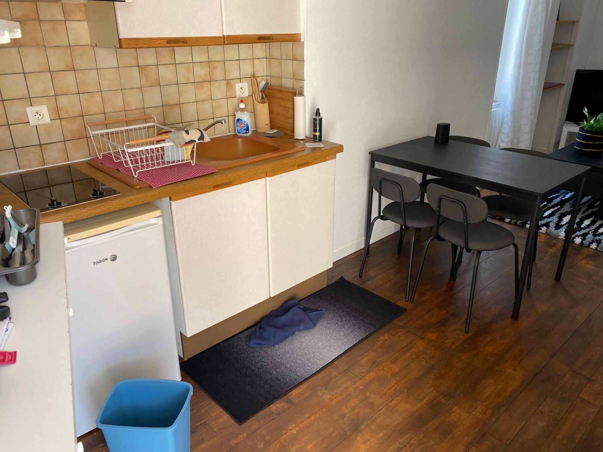 Haut De Jardin Dans Une Maison Dijon Exterior foto